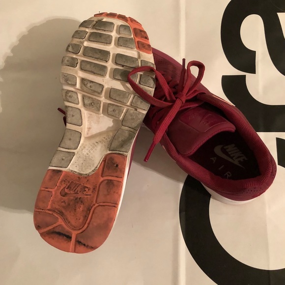 NIKE AIR RED SHOES - Picture 3 of 3